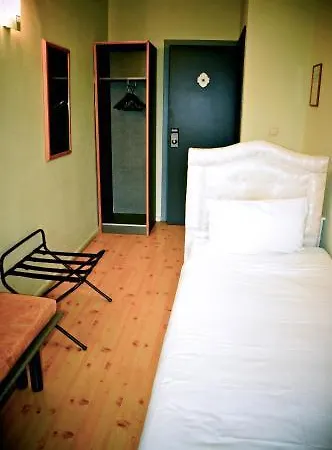 Bentley Hotel 2*